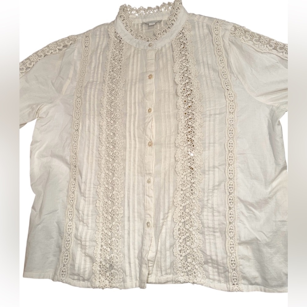 Jennifer Grace Cream Crochet-Trim Top. Gently Loved